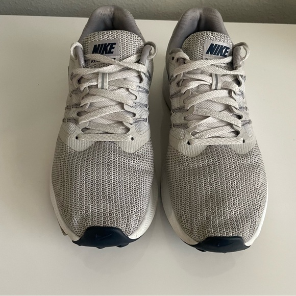 Nike RUN SWIFT Men's Gray Running Shoes - Picture 3 of 10